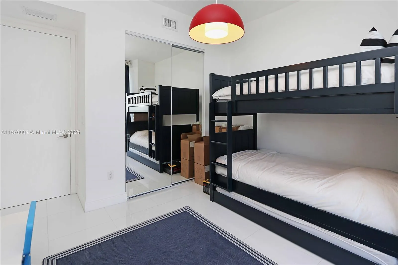 16001 Collins Ave, #705