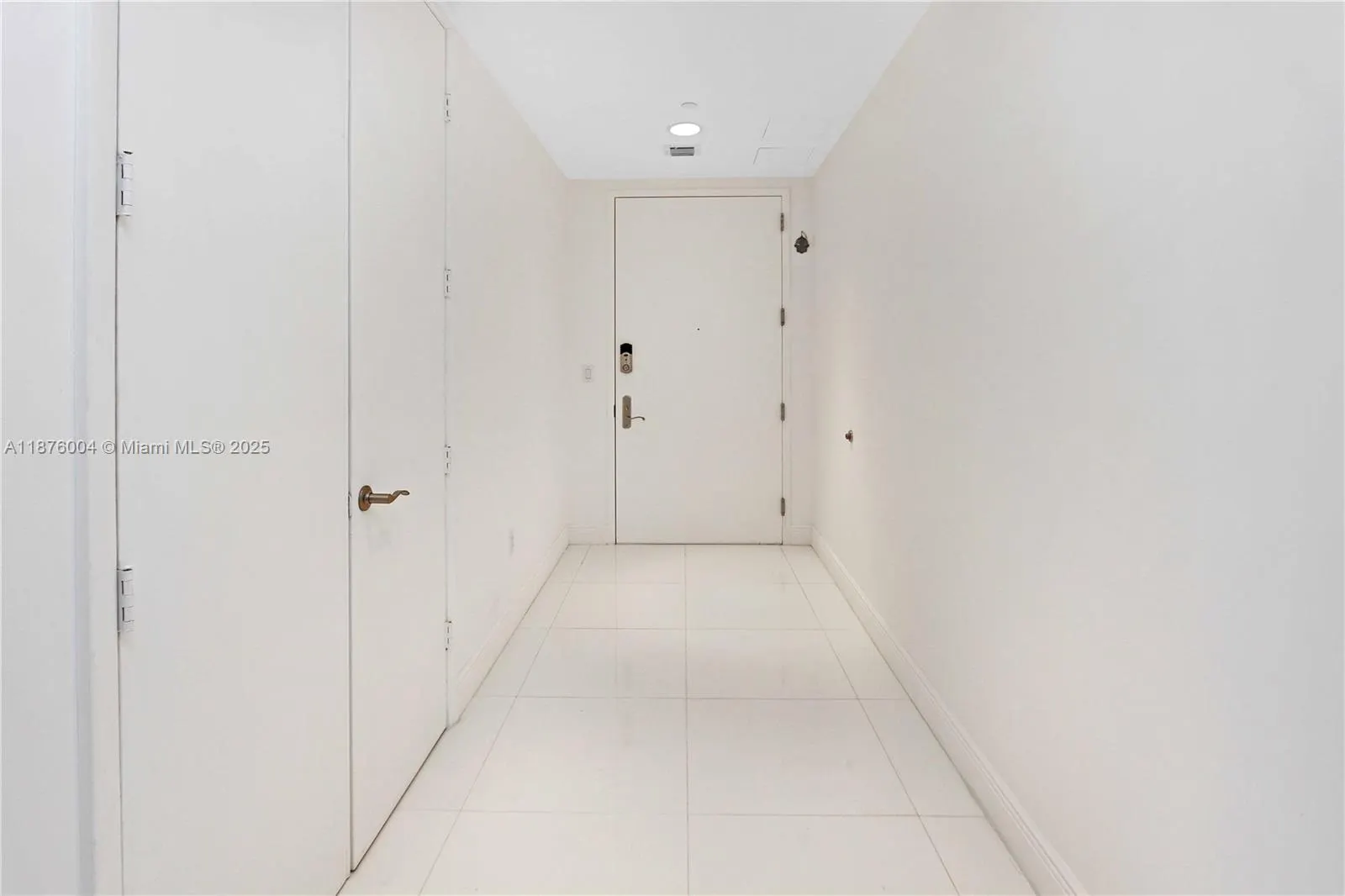16001 Collins Ave, #705