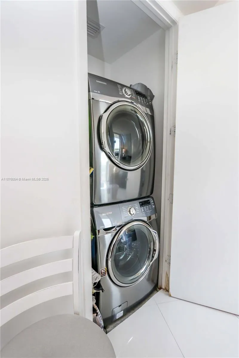 16001 Collins Ave, #705