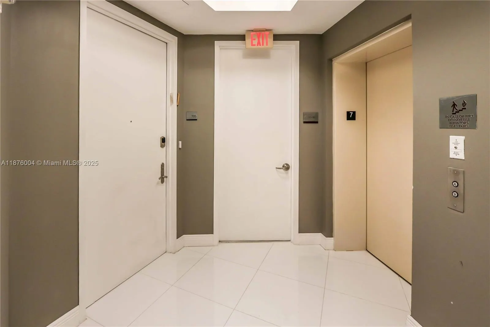 16001 Collins Ave, #705