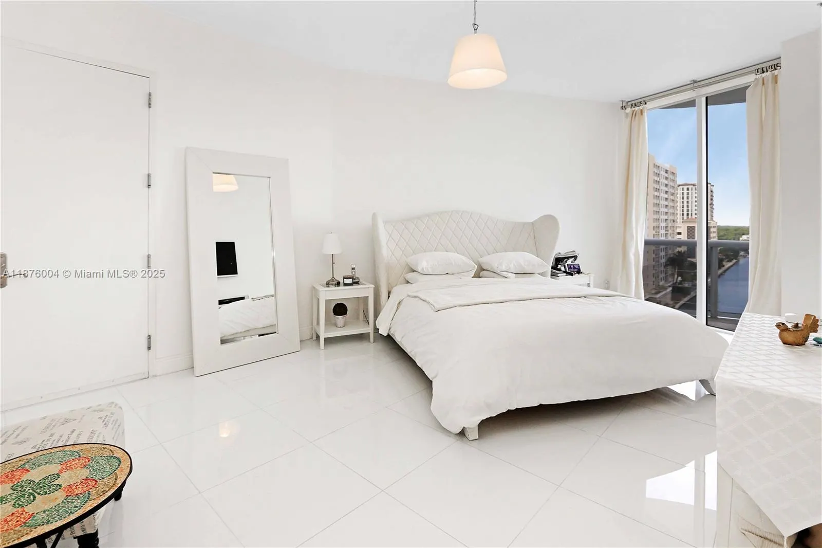 16001 Collins Ave, #705