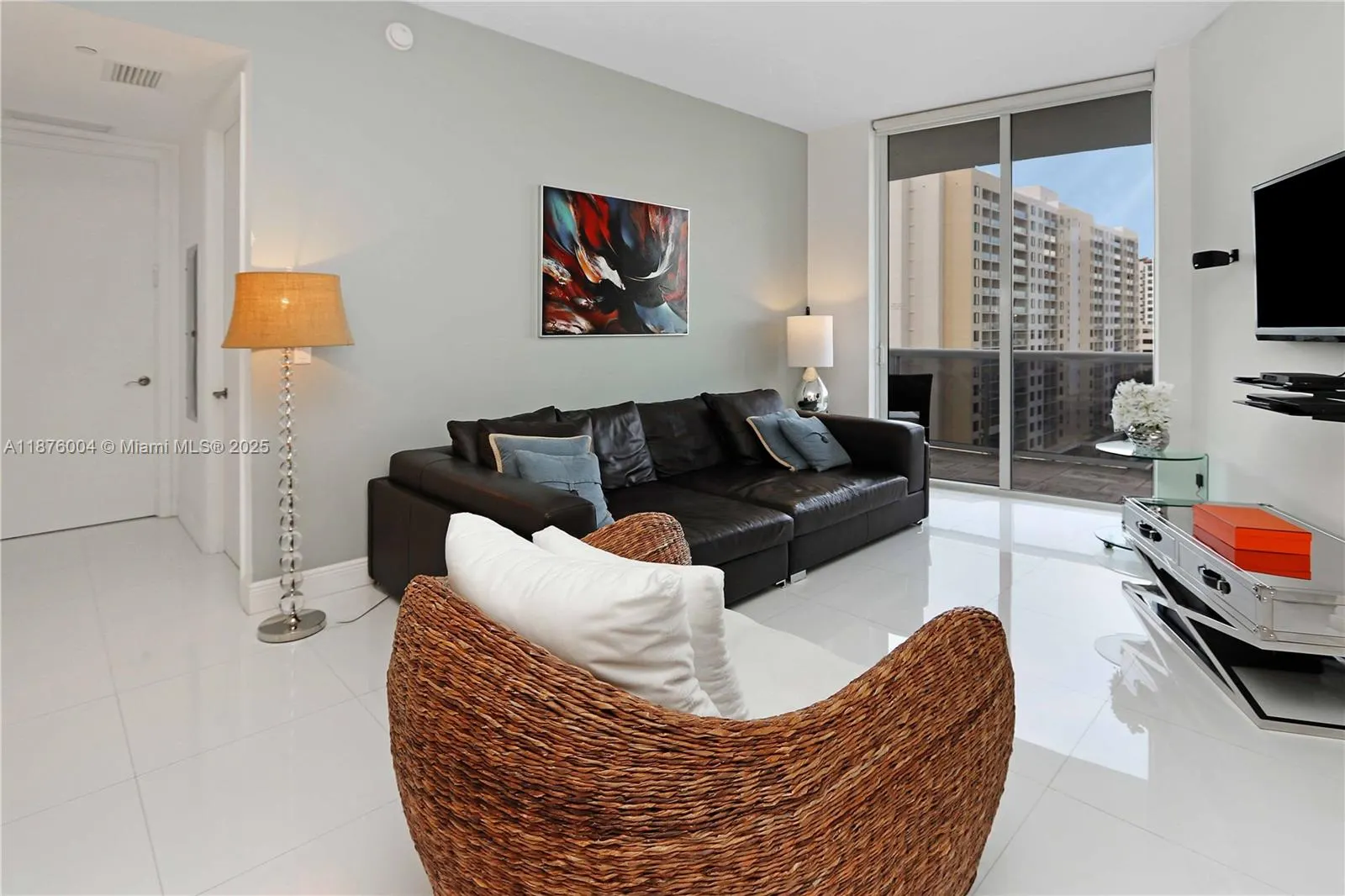 16001 Collins Ave, #705