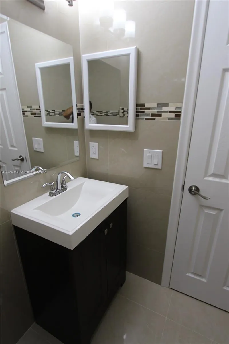 2720 S Oakland Forest Dr, #1208