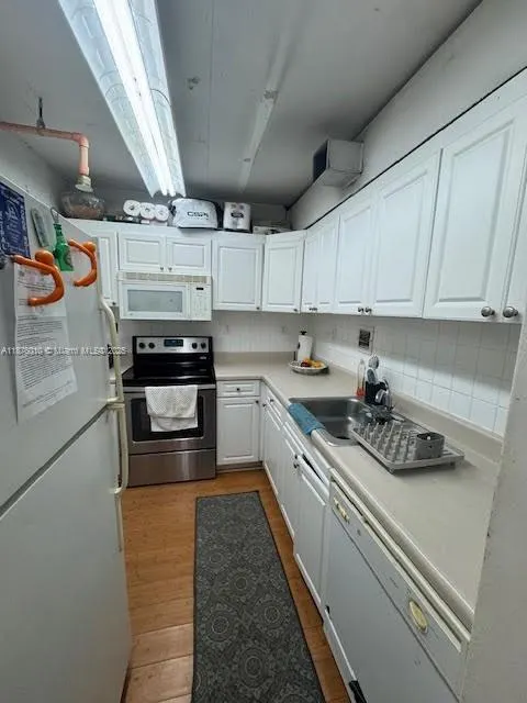 1200 West Ave, #322