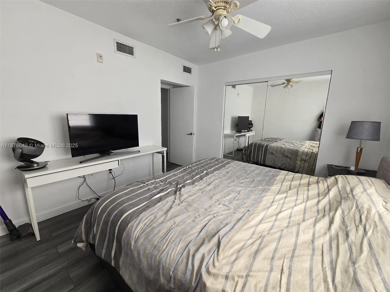 7326 Collins Ave, #204