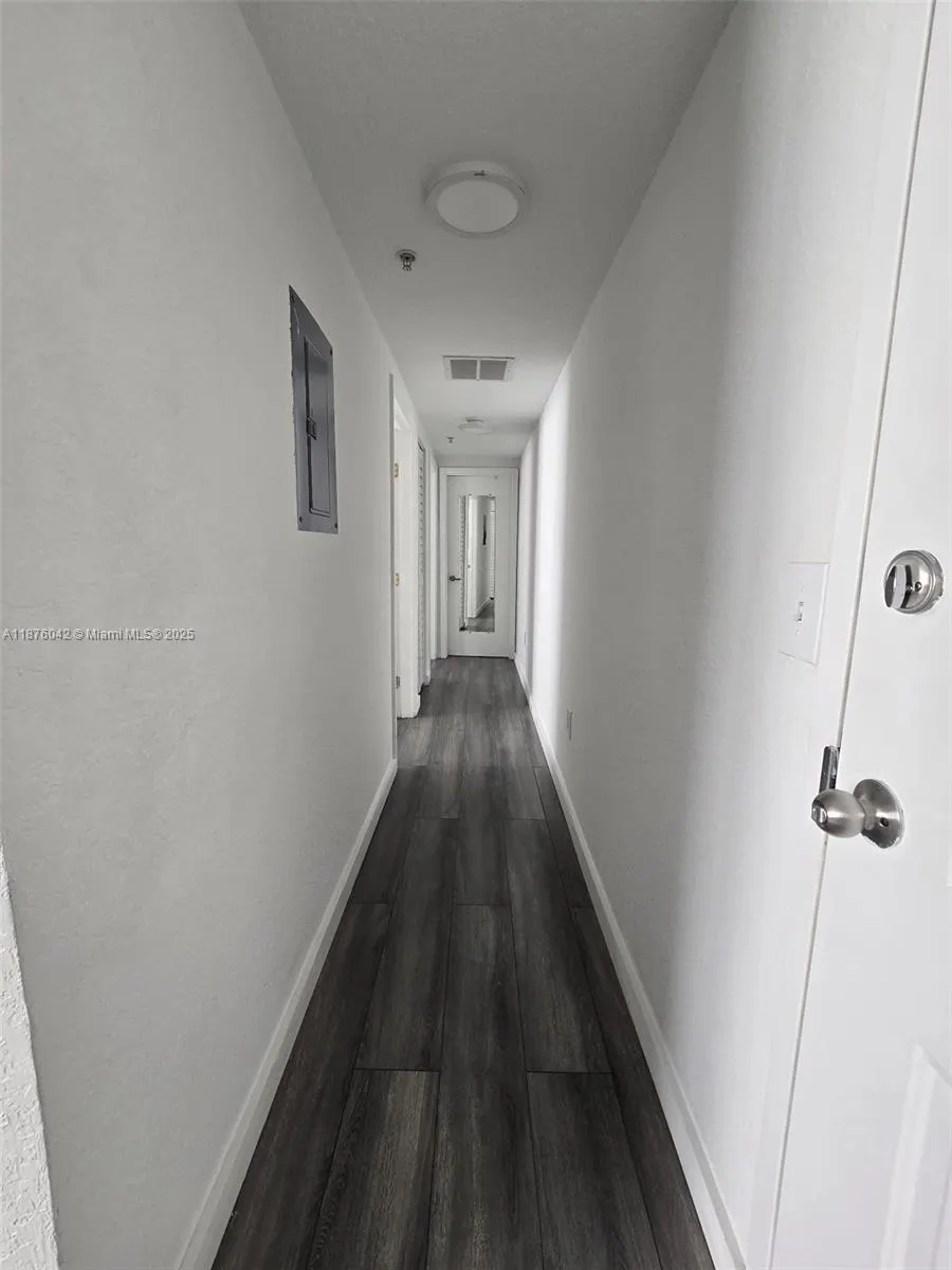 7326 Collins Ave, #204