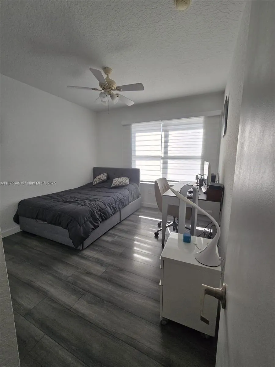 7326 Collins Ave, #204