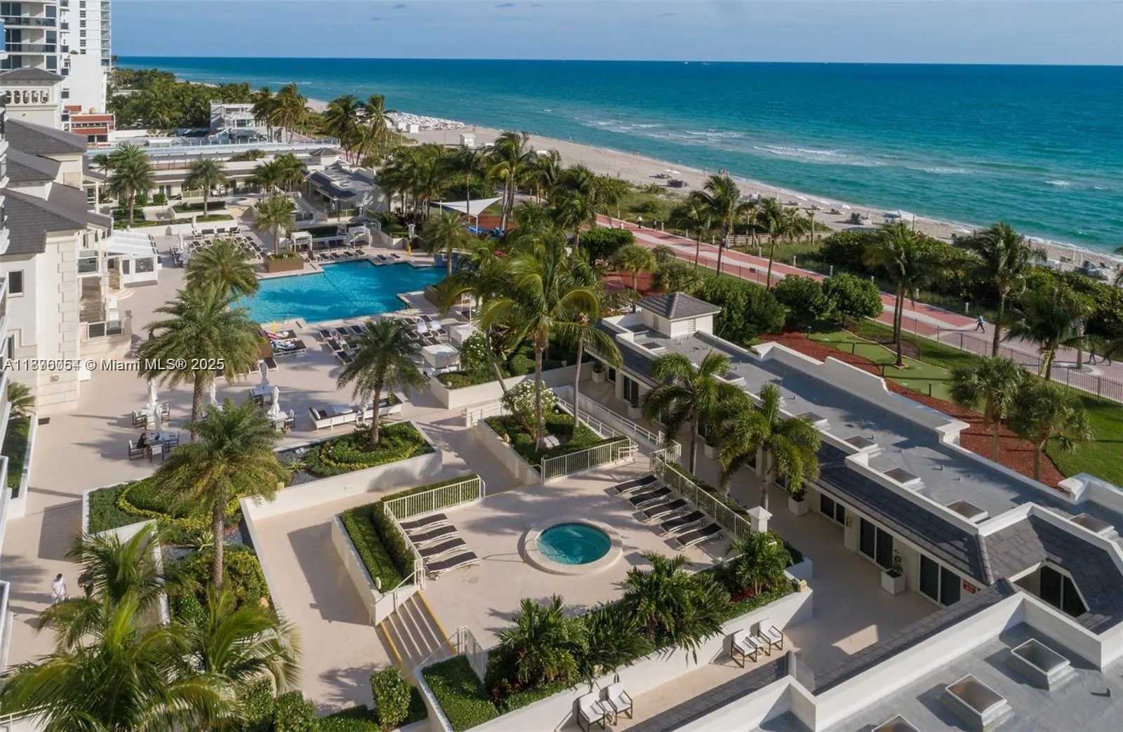 4779 Collins Ave, #1008