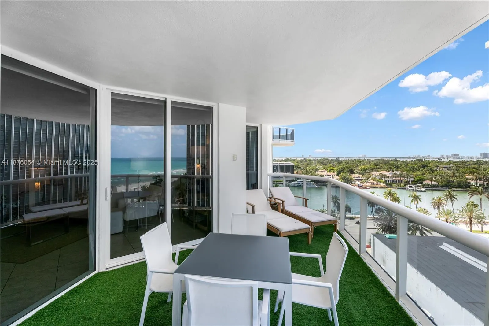 4779 Collins Ave, #1008