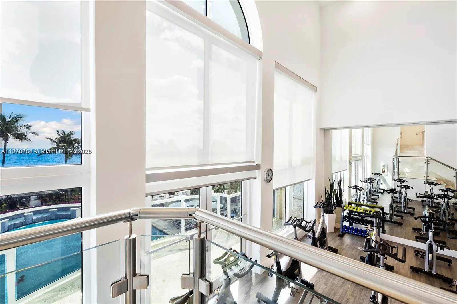 4779 Collins Ave, #1008