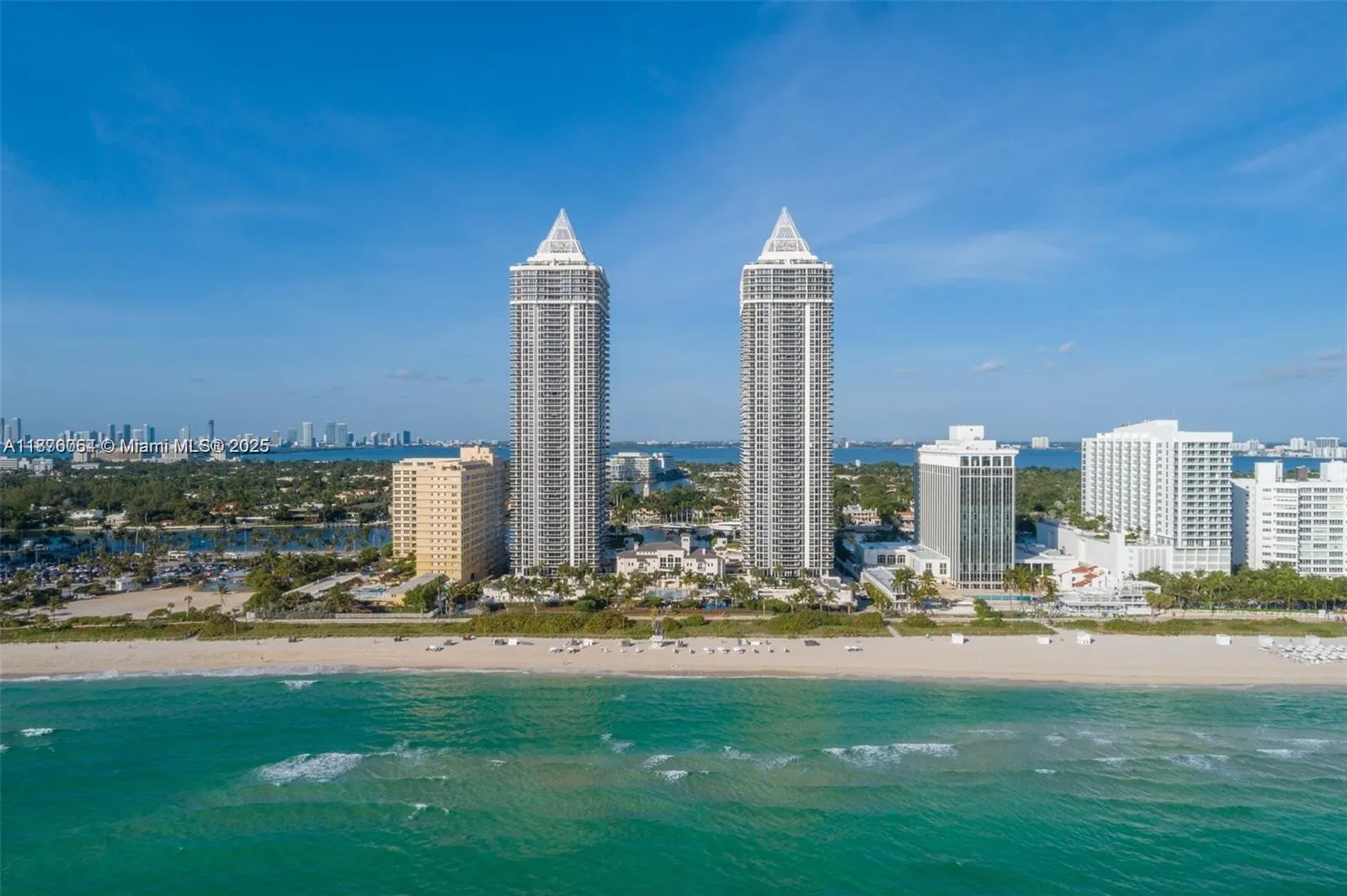 4779 Collins Ave, #1008