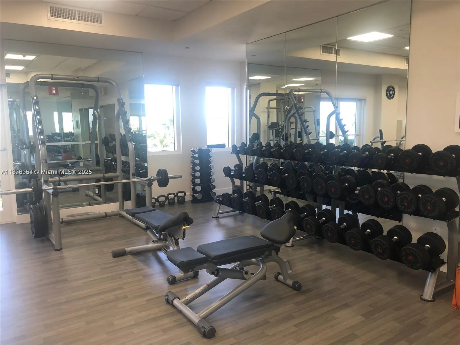 4779 Collins Ave, #1008
