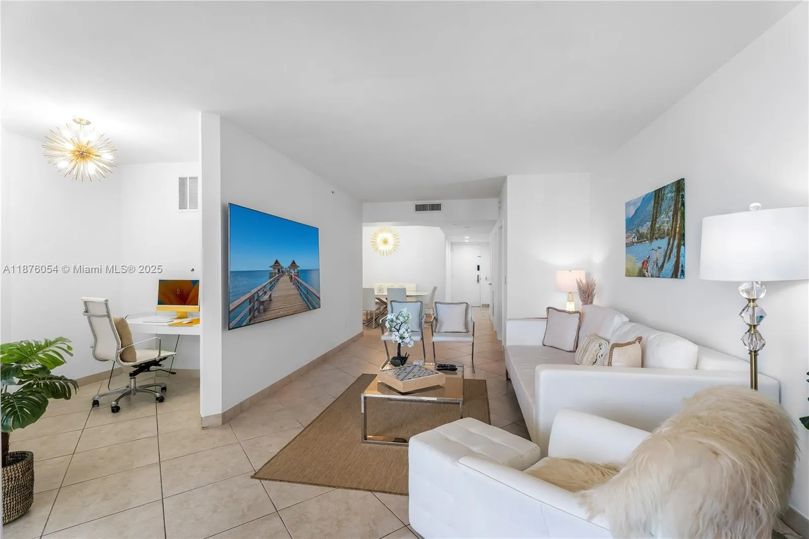 4779 Collins Ave, #1008