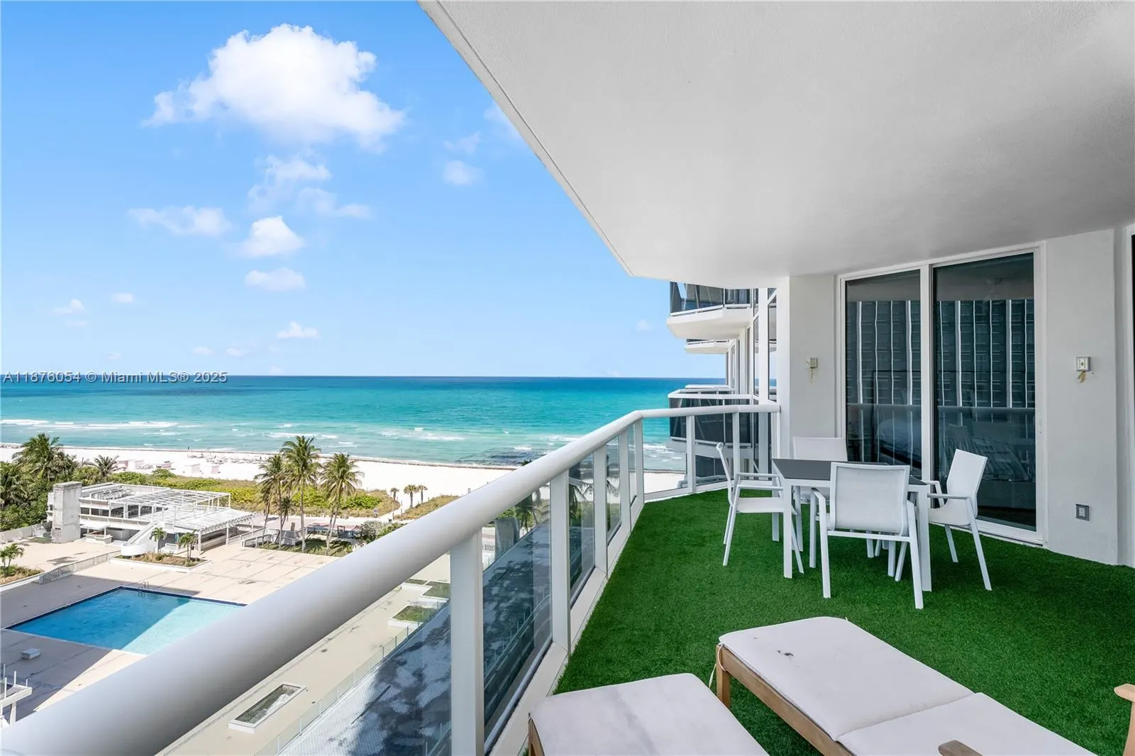 4779 Collins Ave, #1008