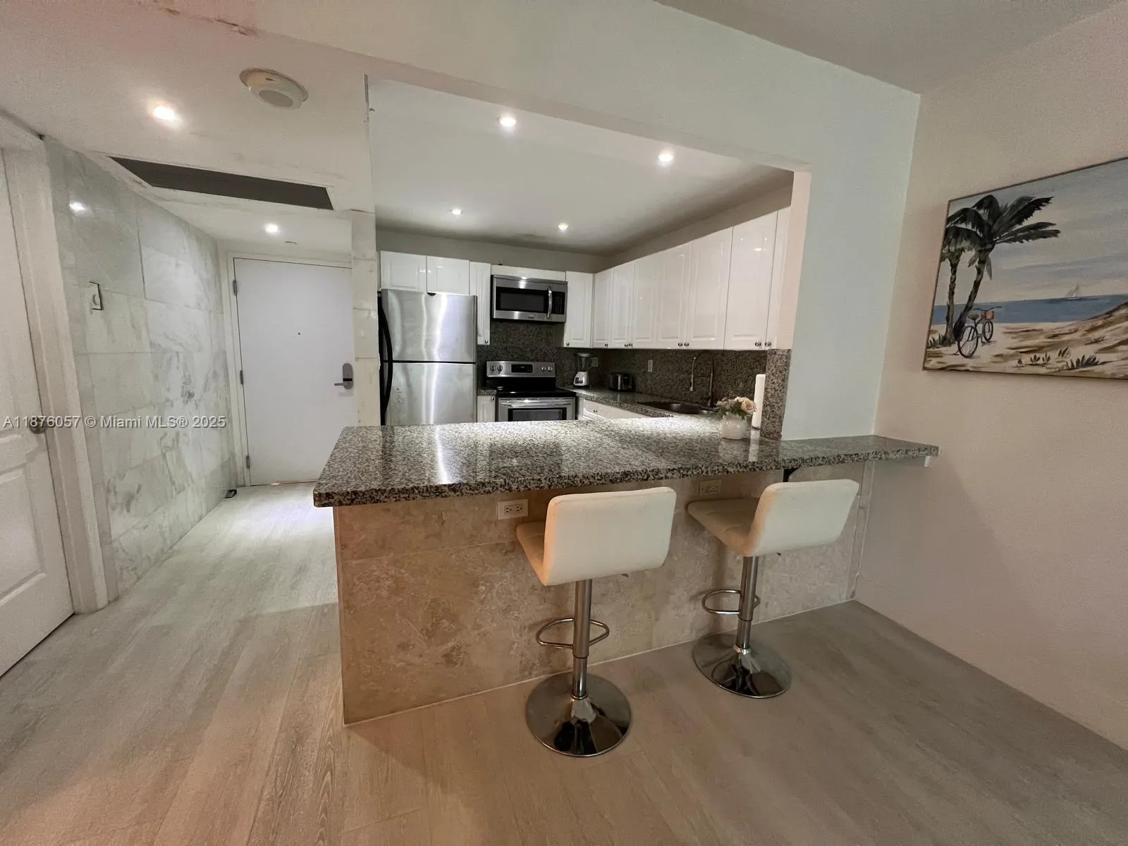 2301 Collins Ave, #632