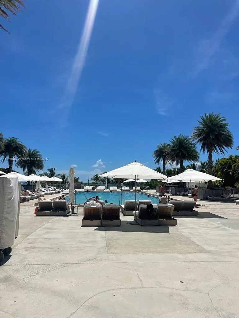2301 Collins Ave, #632