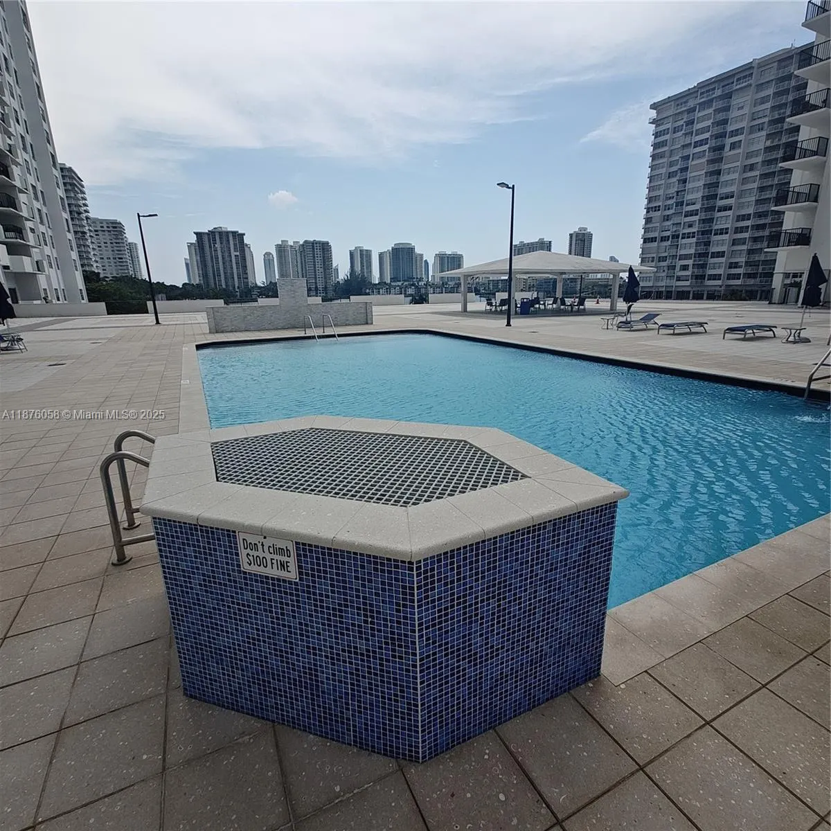 2750 NE 183rd St, #301