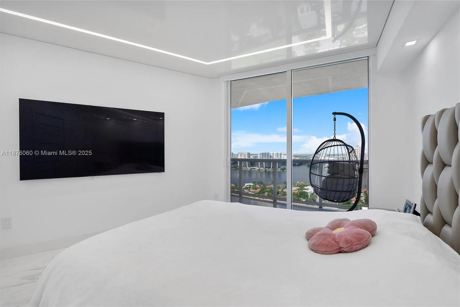 18911 Collins Ave, #3204