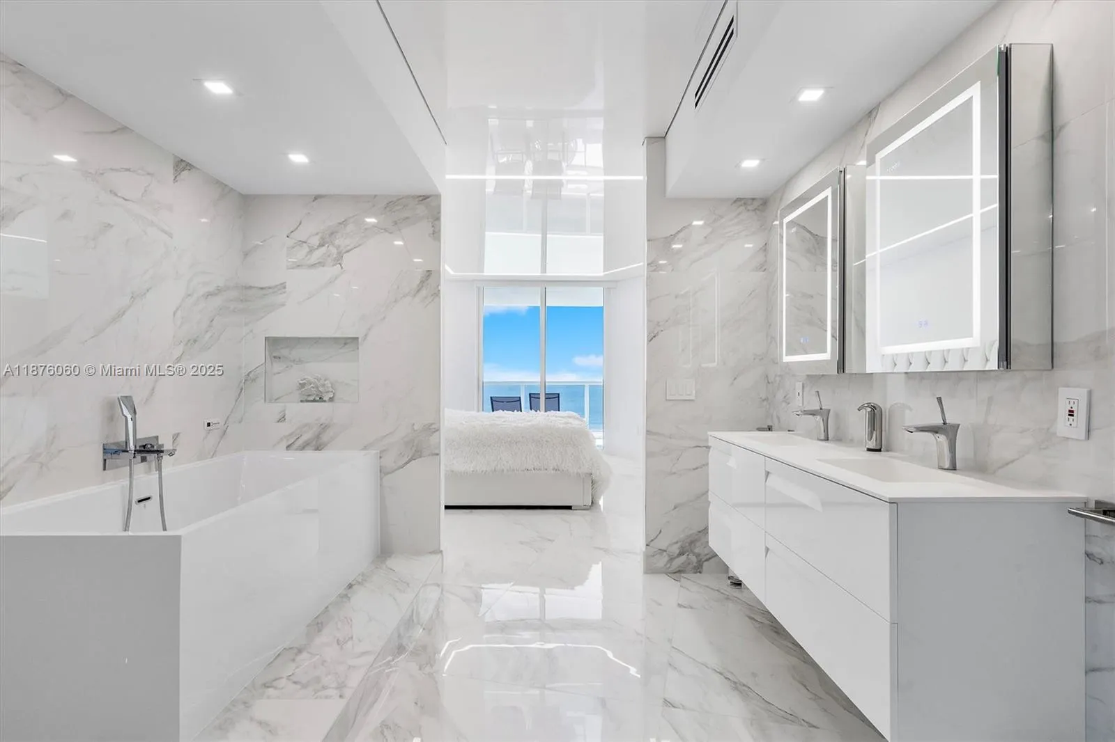 18911 Collins Ave, #3204