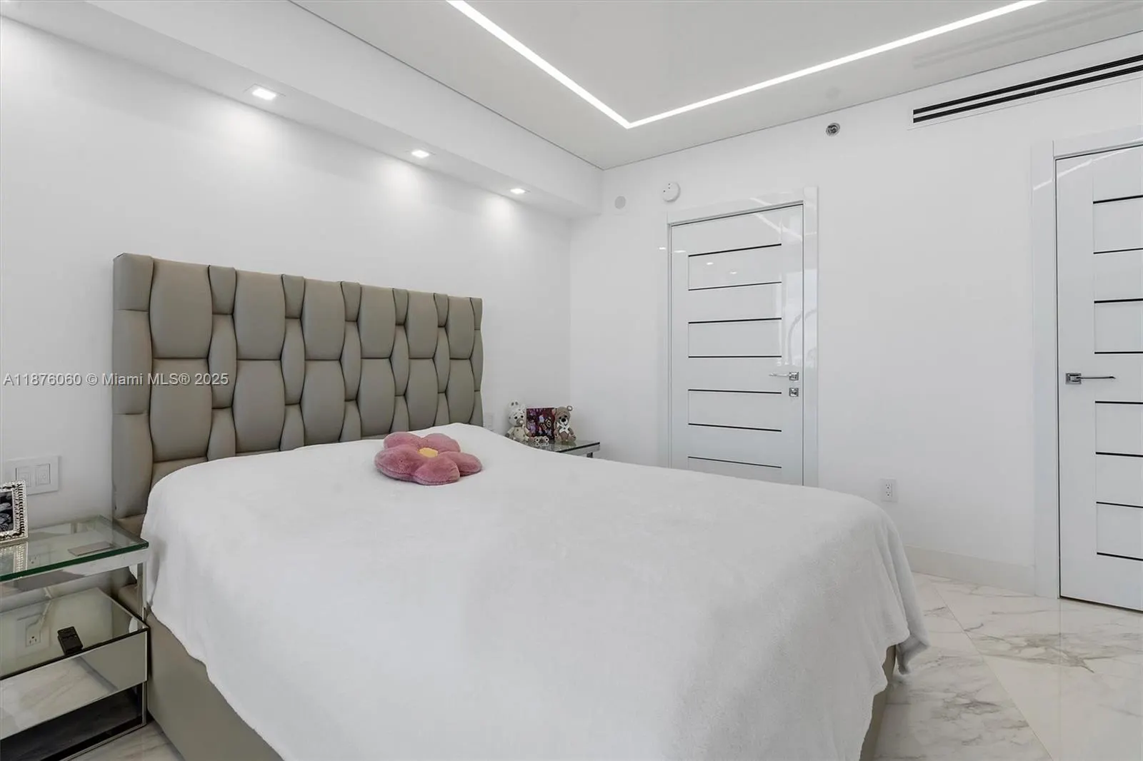 18911 Collins Ave, #3204