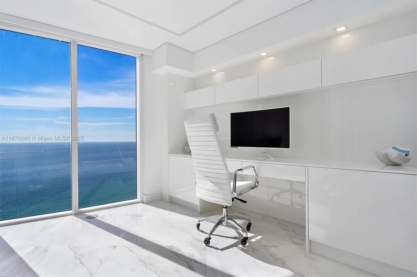 18911 Collins Ave, #3204
