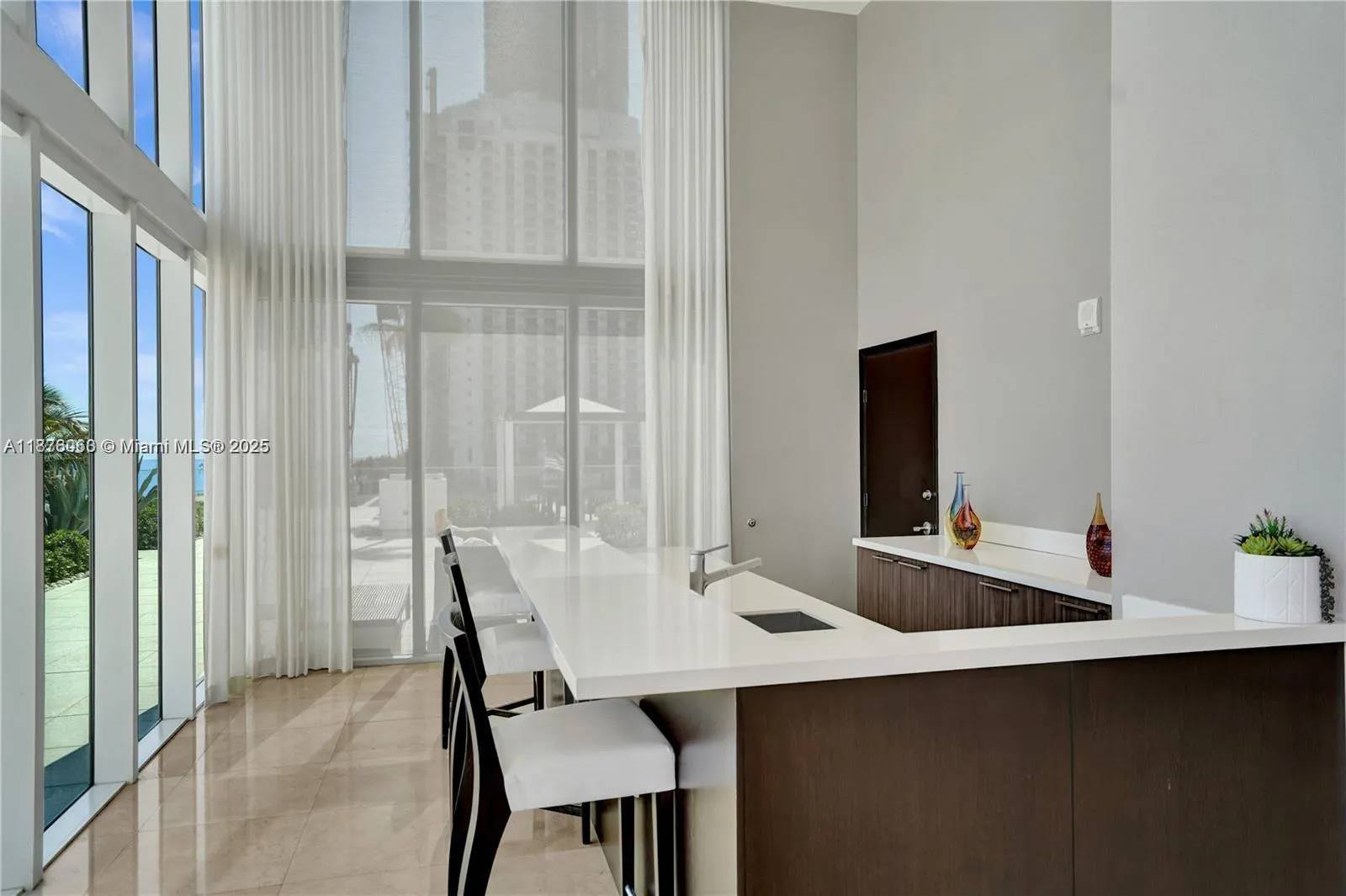 18911 Collins Ave, #3204
