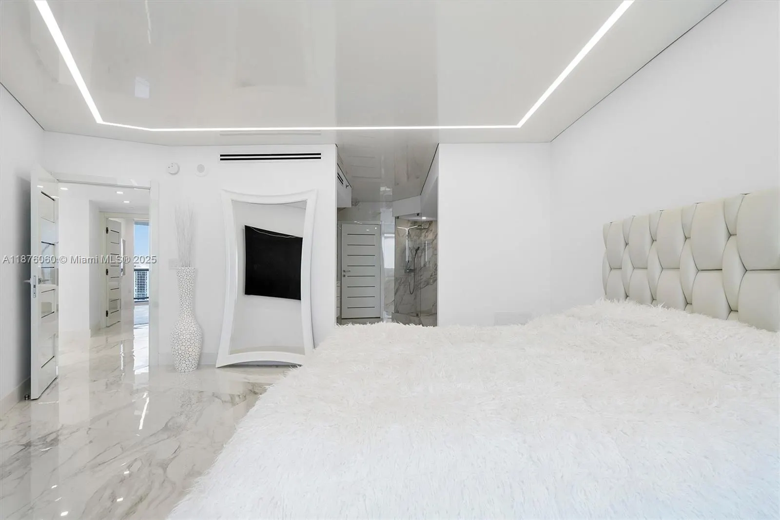 18911 Collins Ave, #3204