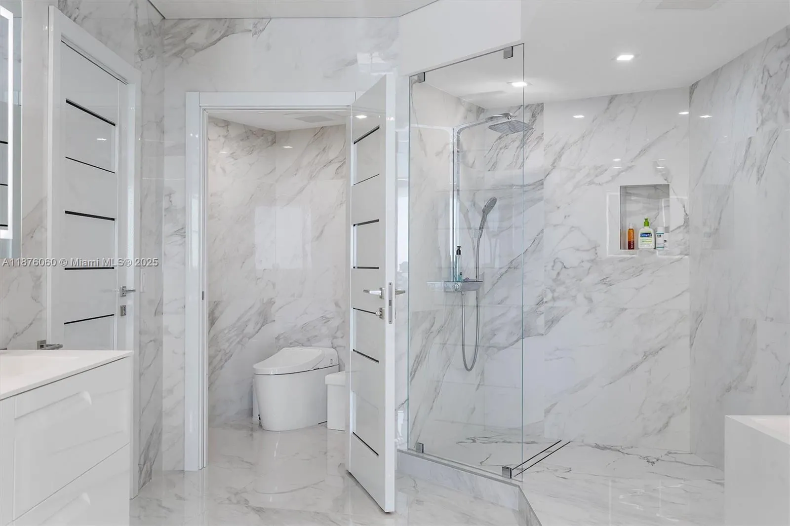 18911 Collins Ave, #3204