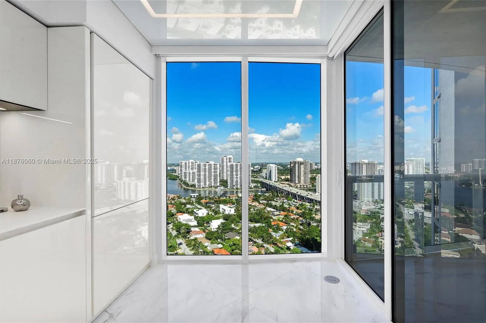 18911 Collins Ave, #3204