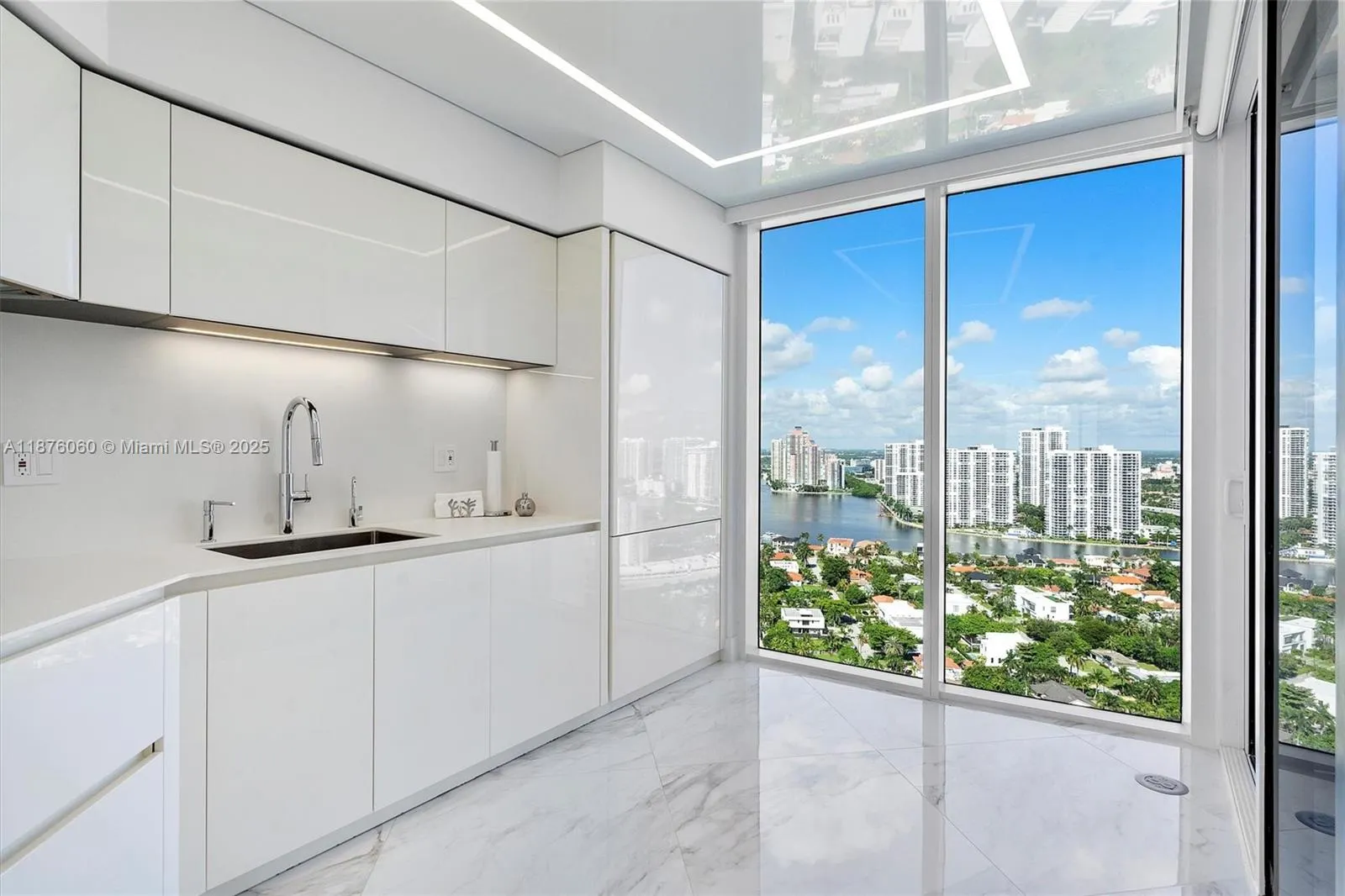 18911 Collins Ave, #3204