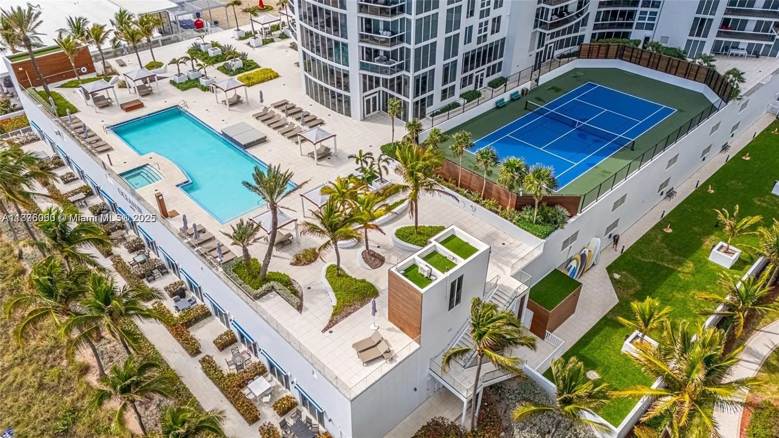 18911 Collins Ave, #3204