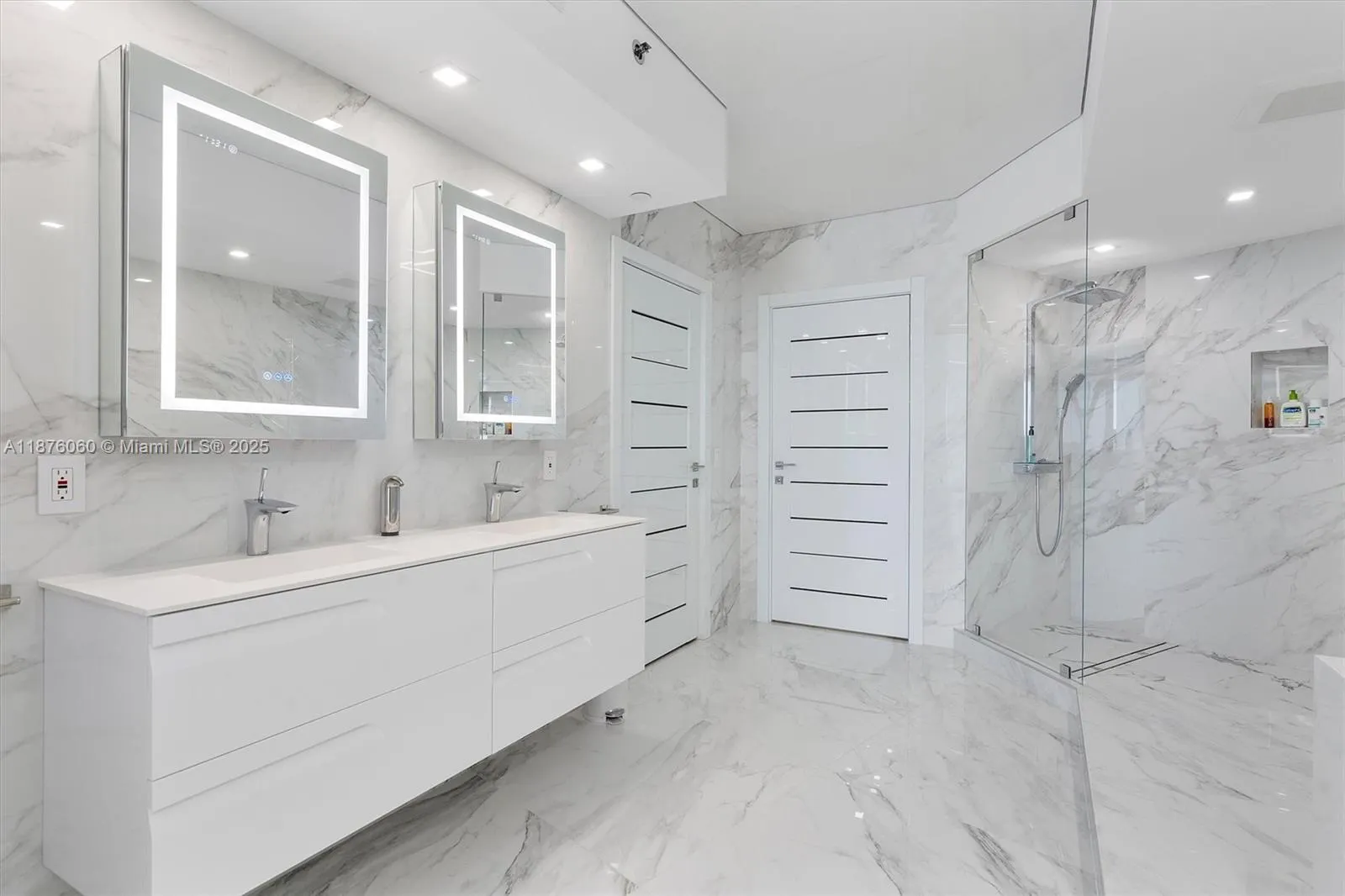 18911 Collins Ave, #3204