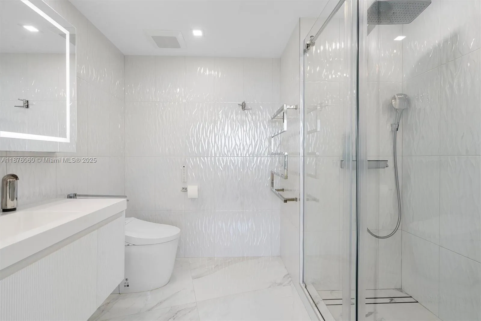 18911 Collins Ave, #3204