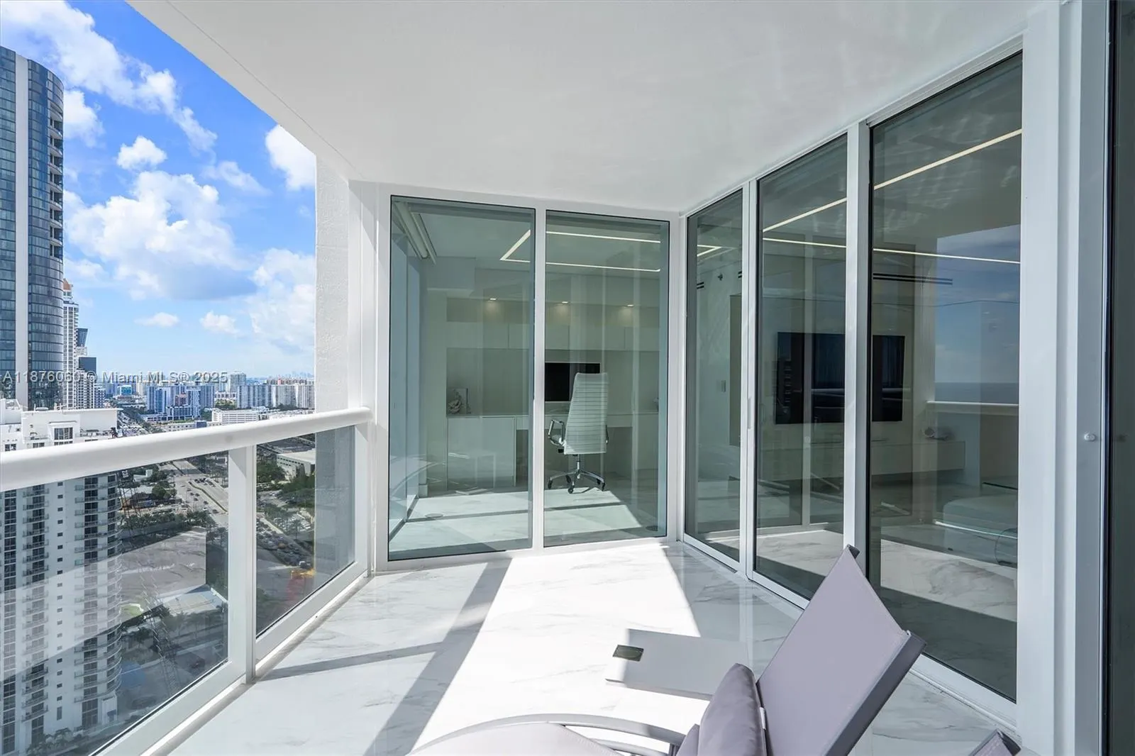 18911 Collins Ave, #3204