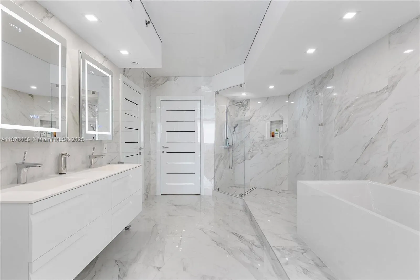 18911 Collins Ave, #3204