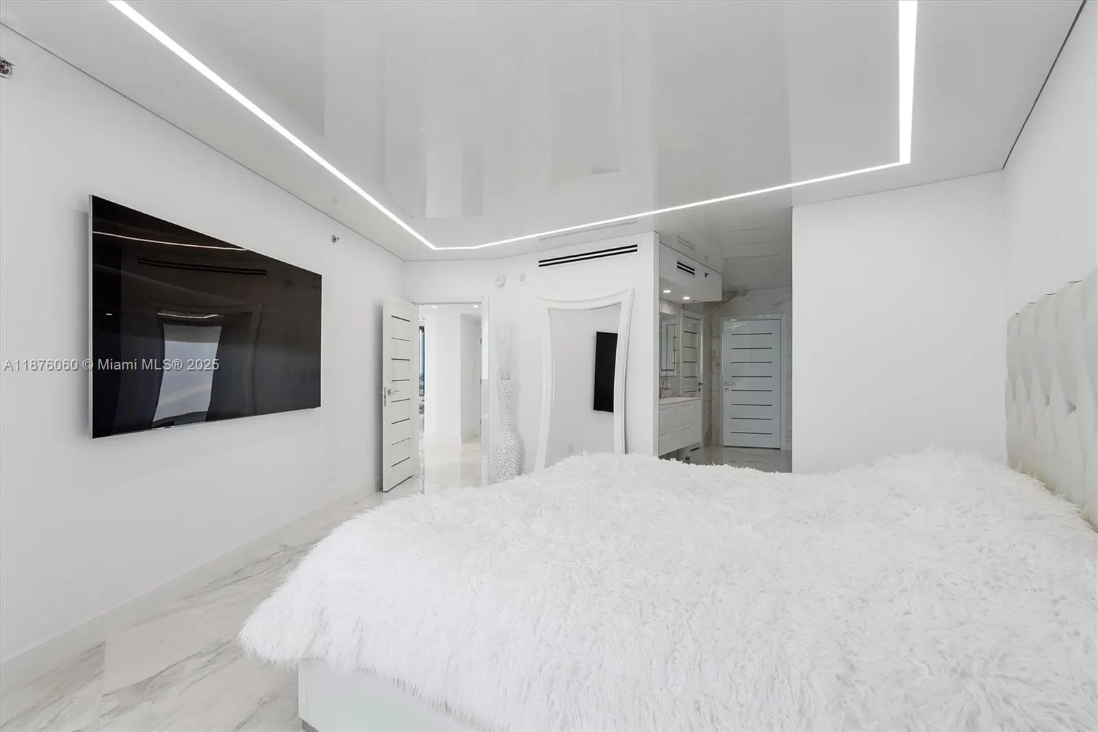 18911 Collins Ave, #3204