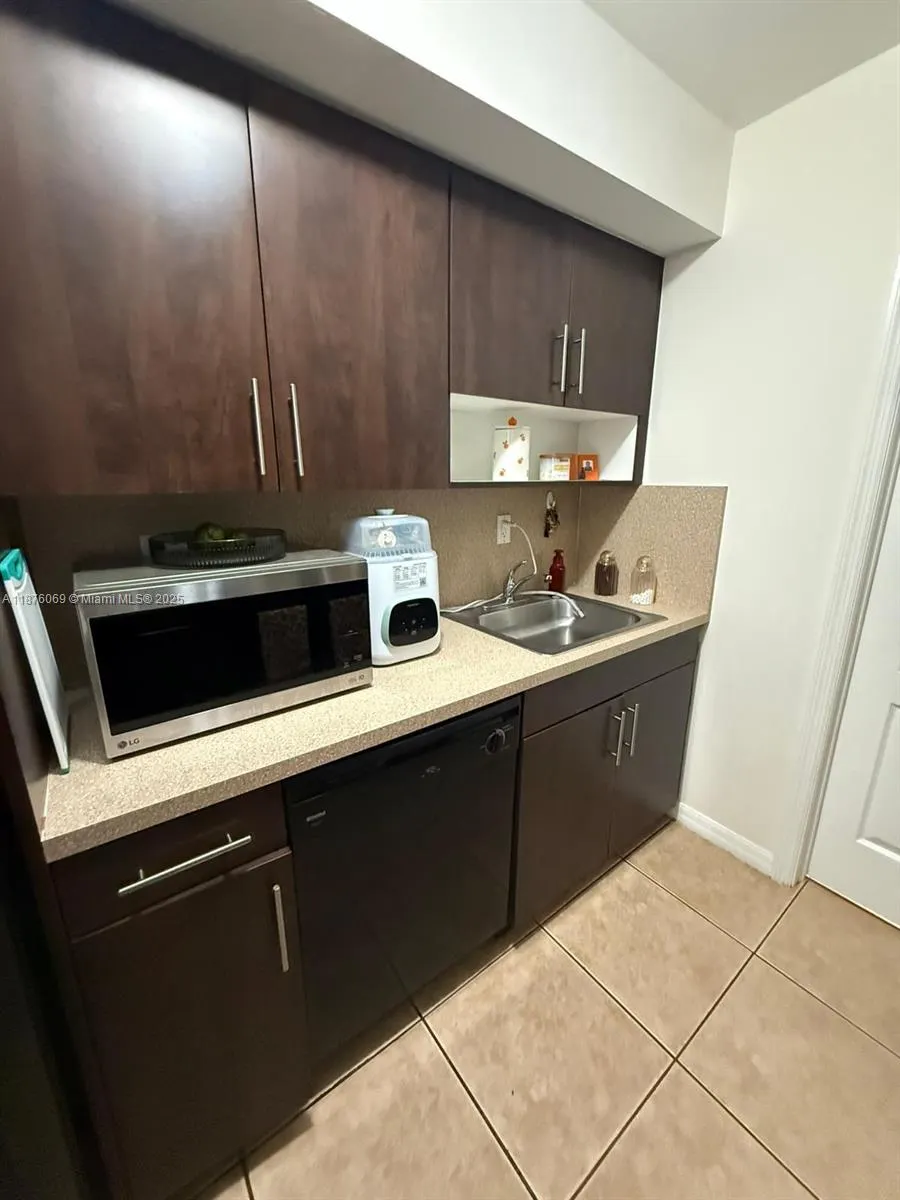 13 S Royal Poinciana Blvd, #7
