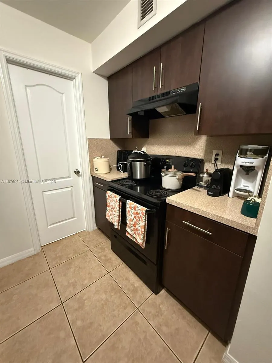 13 S Royal Poinciana Blvd, #7
