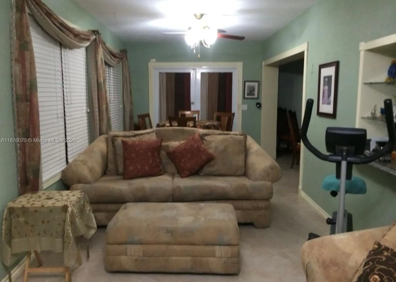 5221 Washington St, #5221