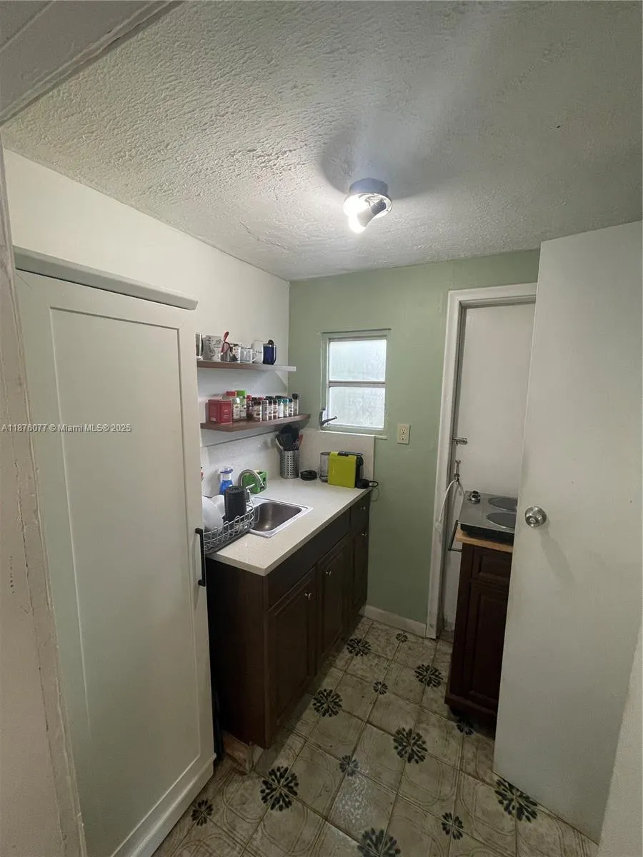 1923 NW 1st Ter, #C