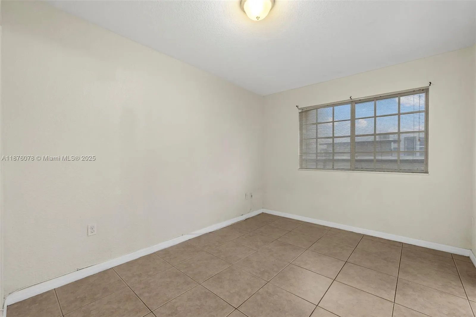 13 S Royal Poinciana Blvd, #17