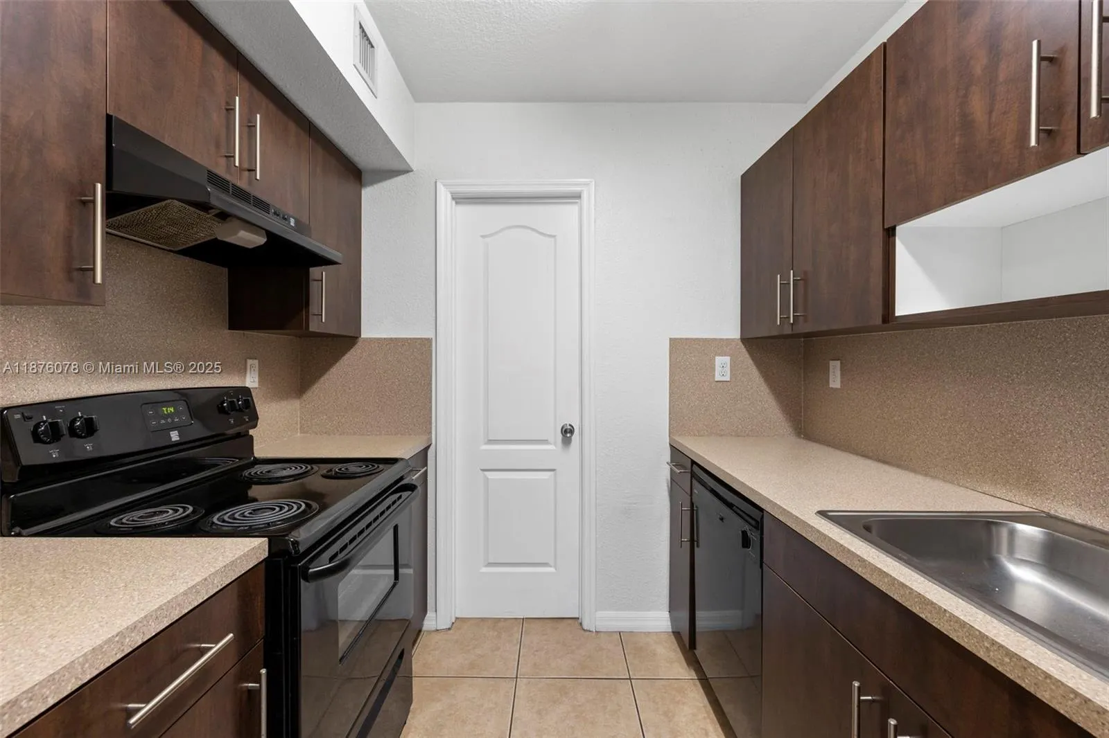 13 S Royal Poinciana Blvd, #17