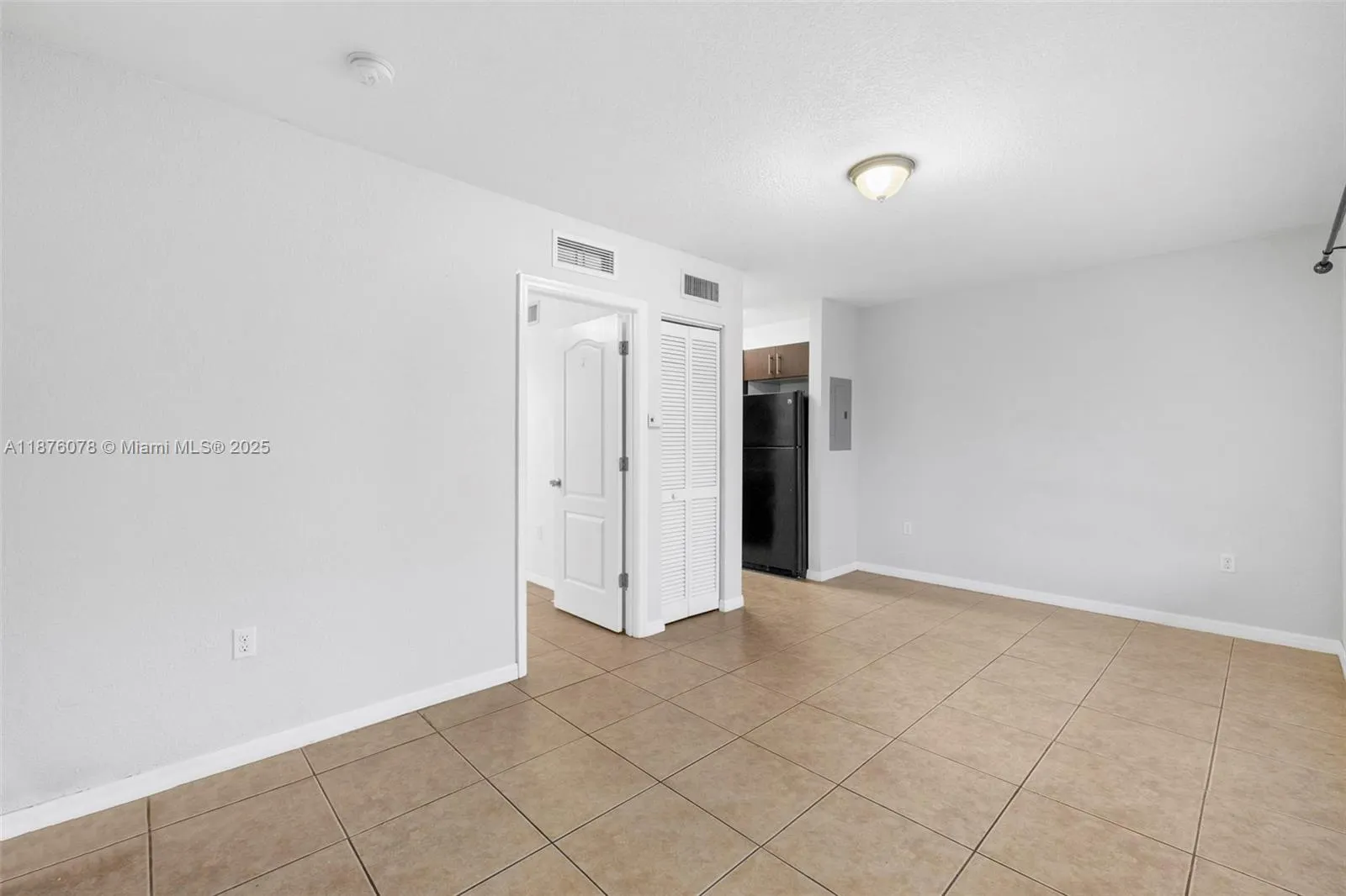13 S Royal Poinciana Blvd, #17