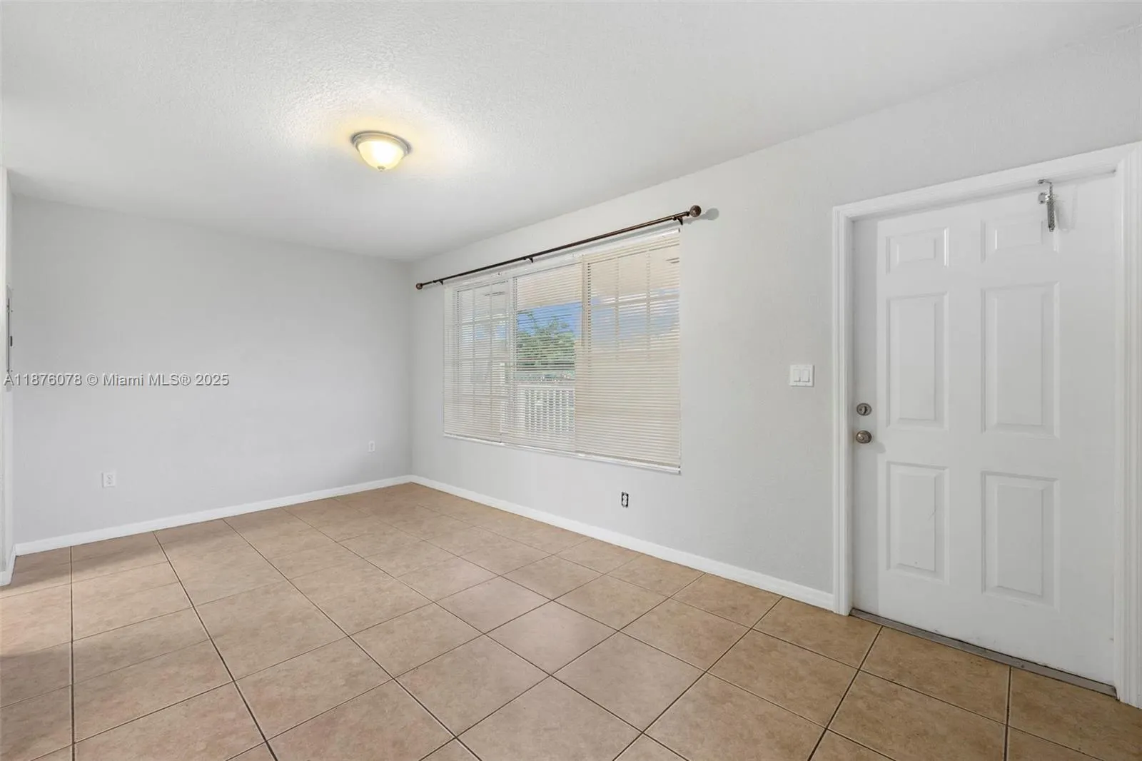 13 S Royal Poinciana Blvd, #17