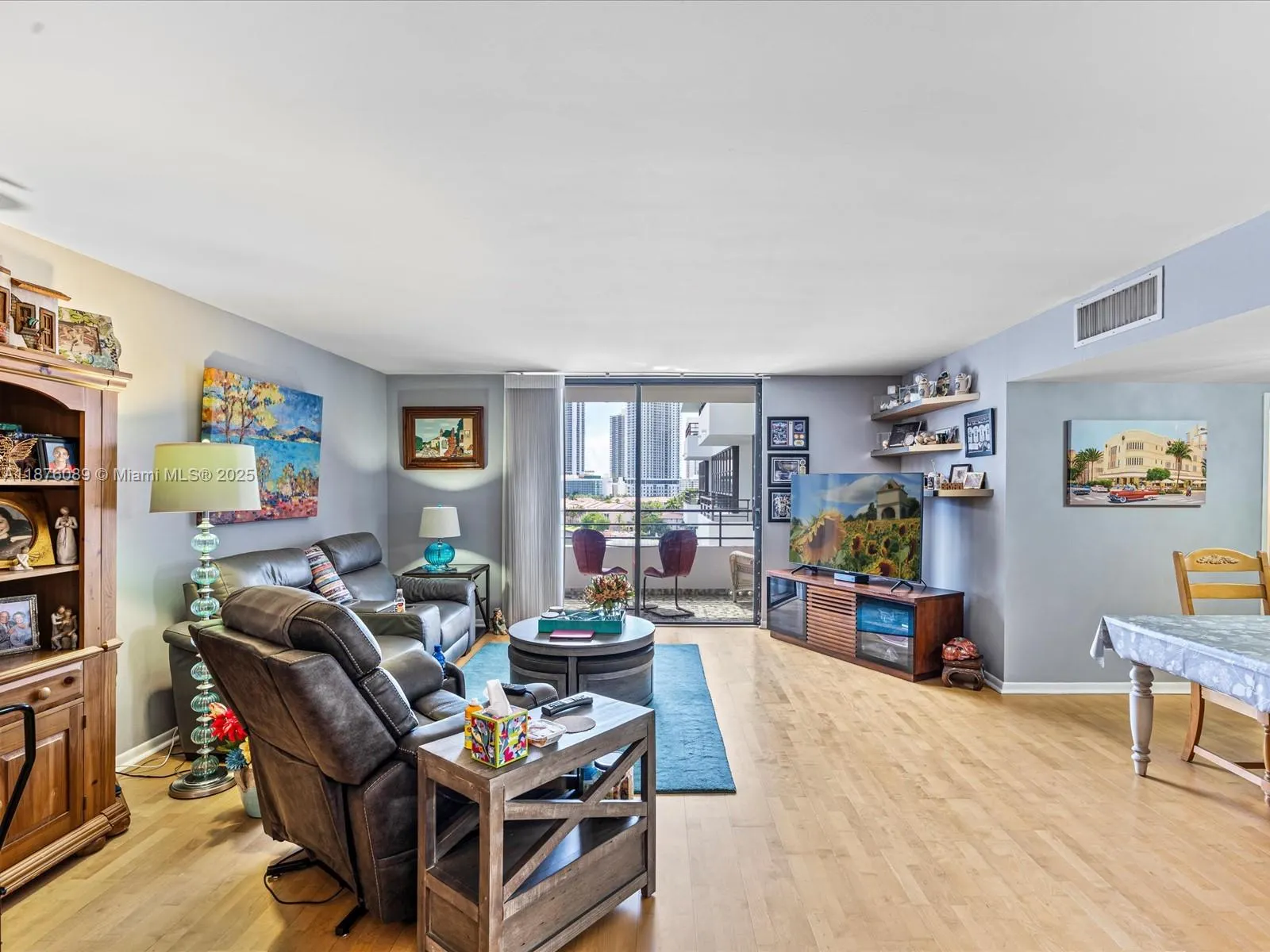 500 Three Islands Blvd, #517