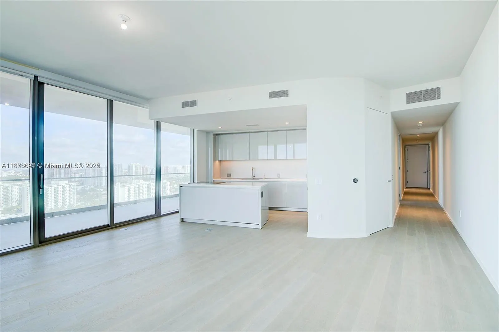 18975 Collins Ave, #2205