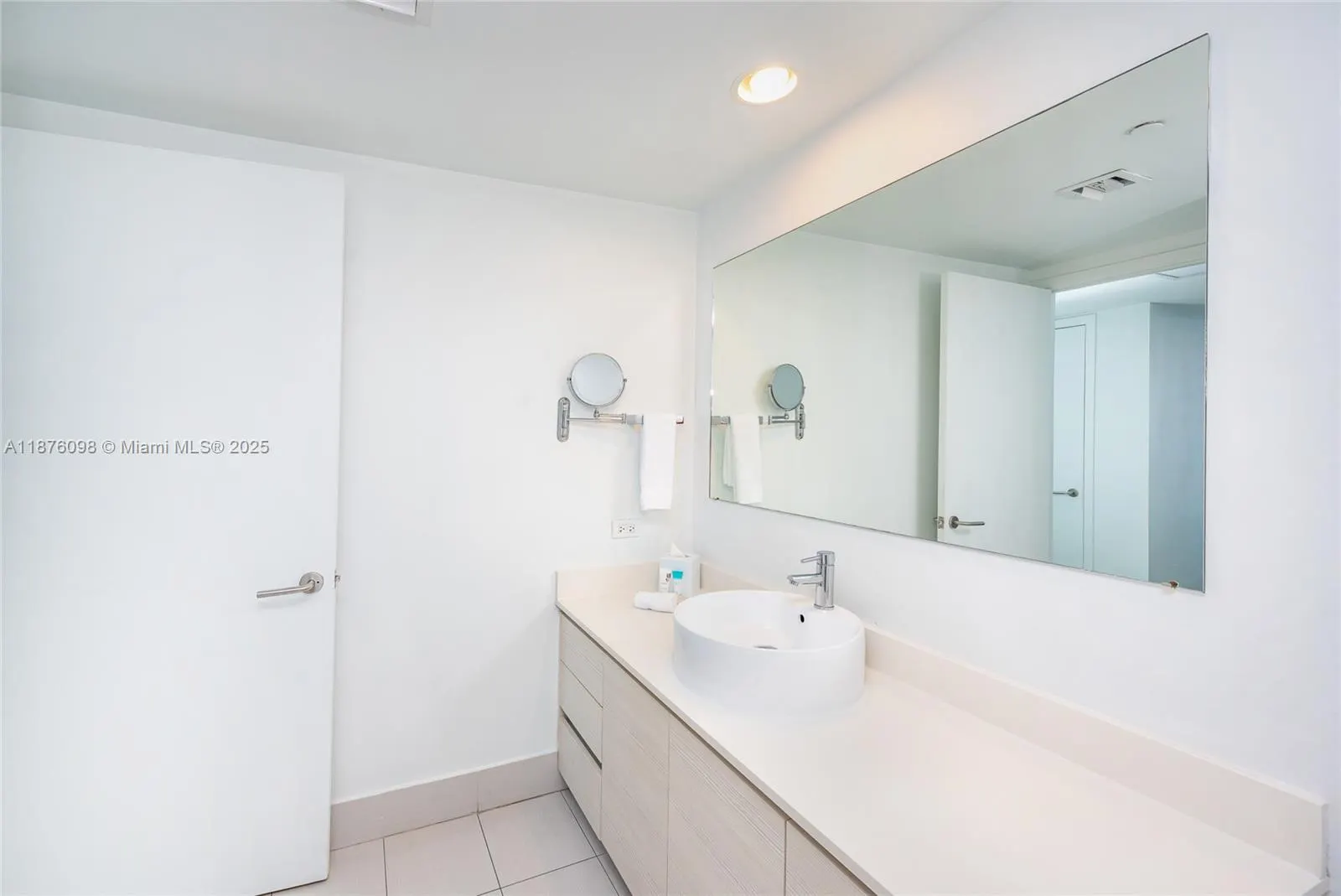 2602 E Hallandale Beach blvd, #R1607