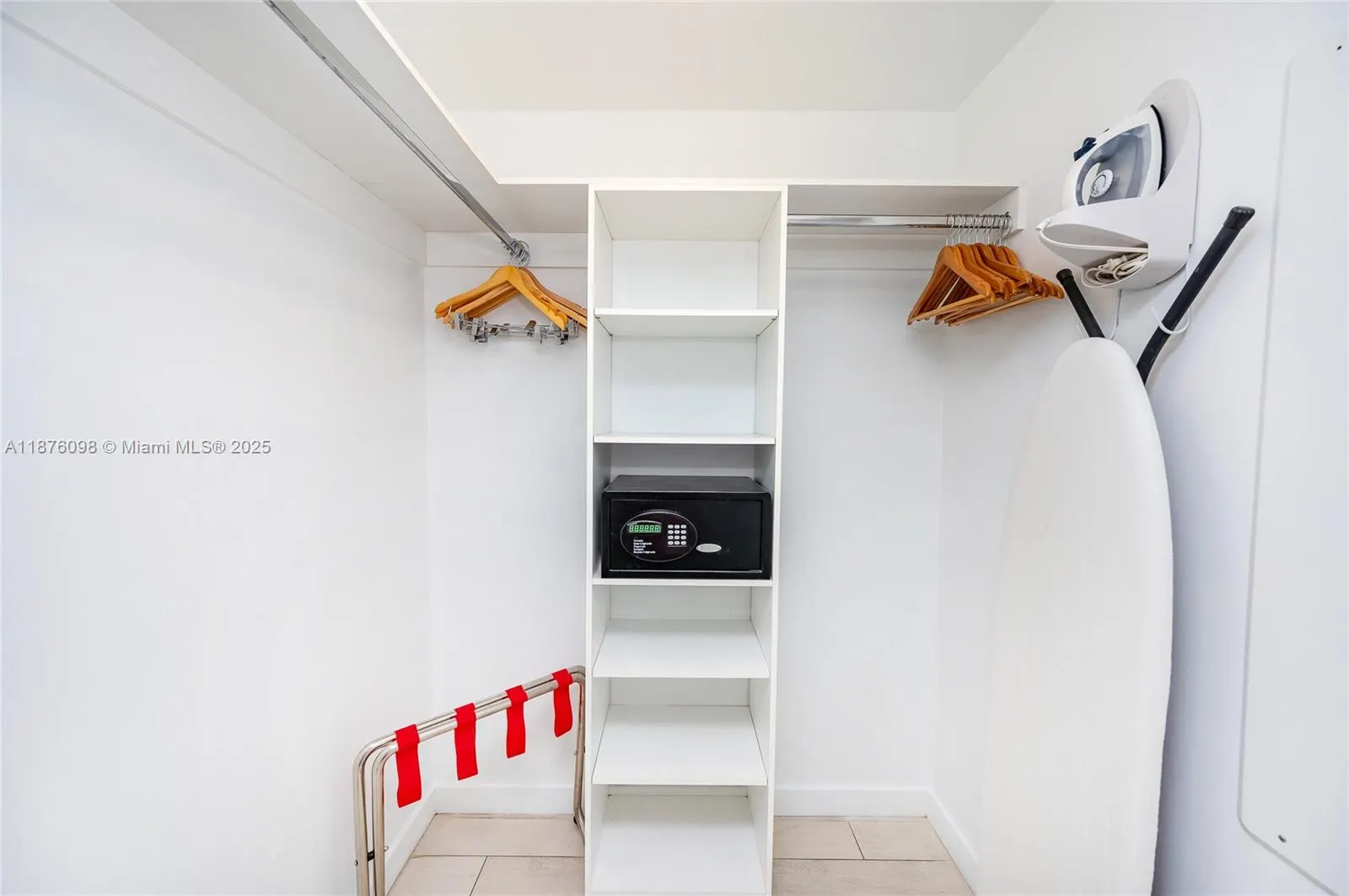 2602 E Hallandale Beach blvd, #R1607