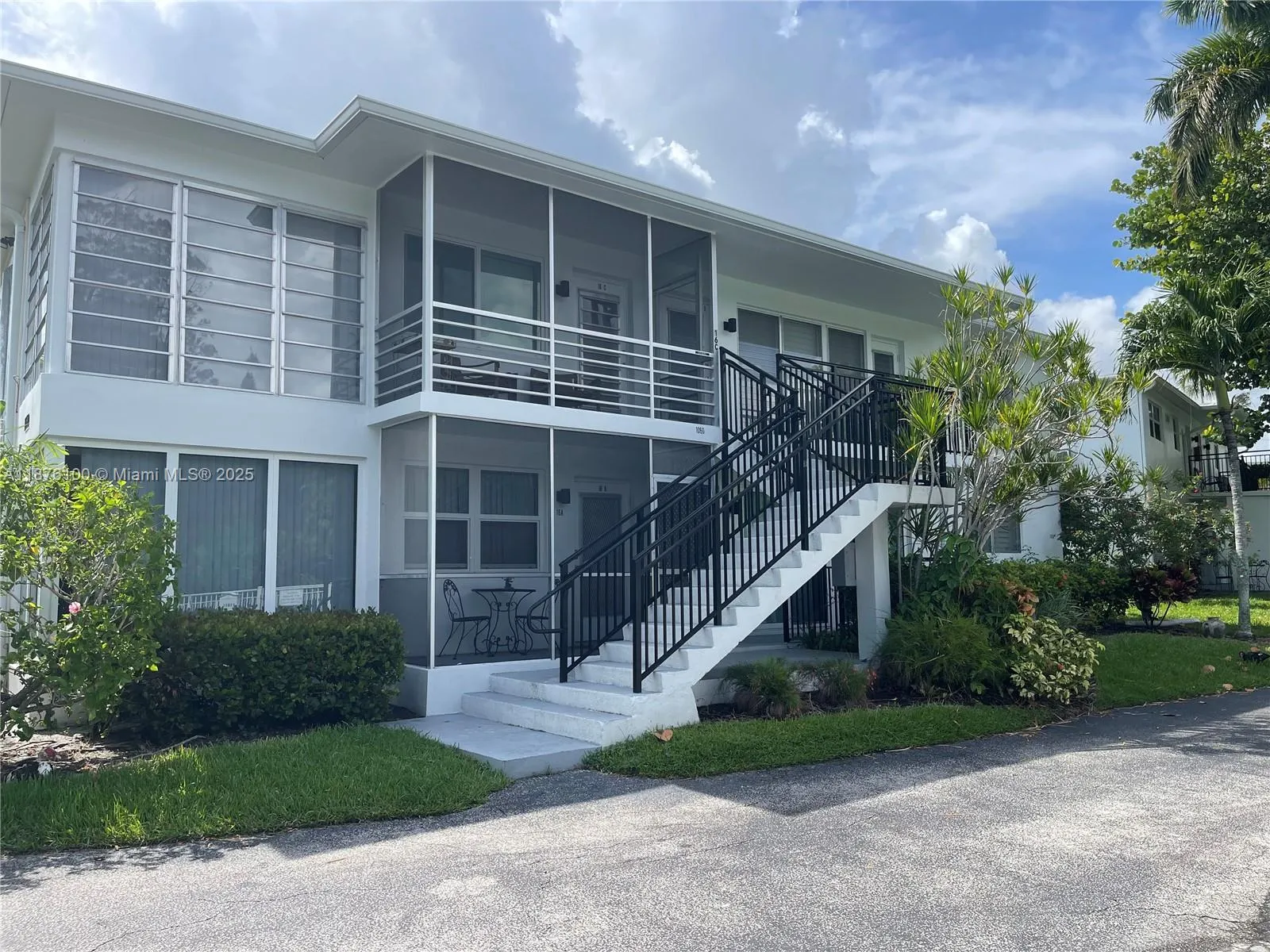 1060 SE 14th Pl, #16A