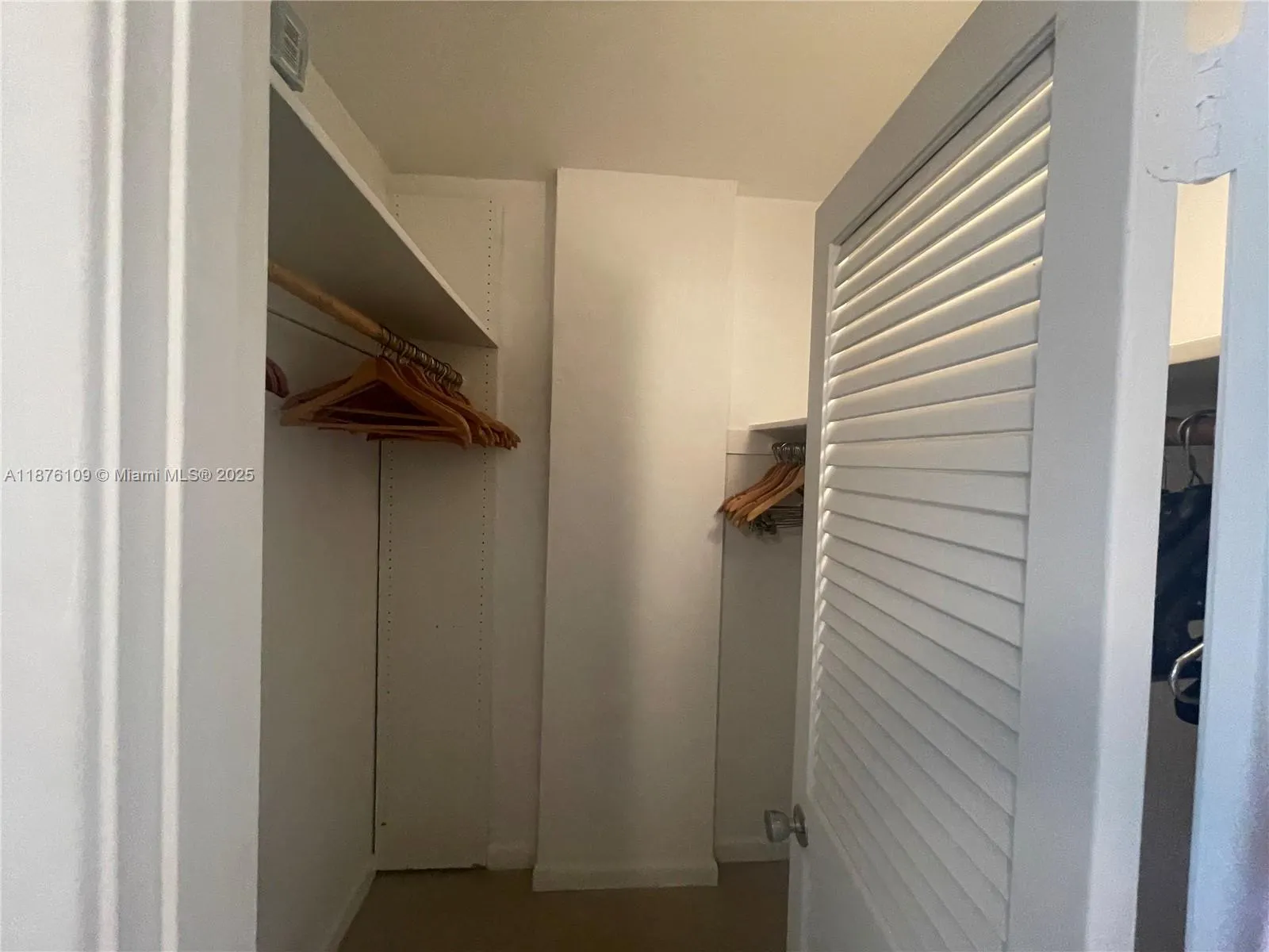 19380 Collins Ave, #1014